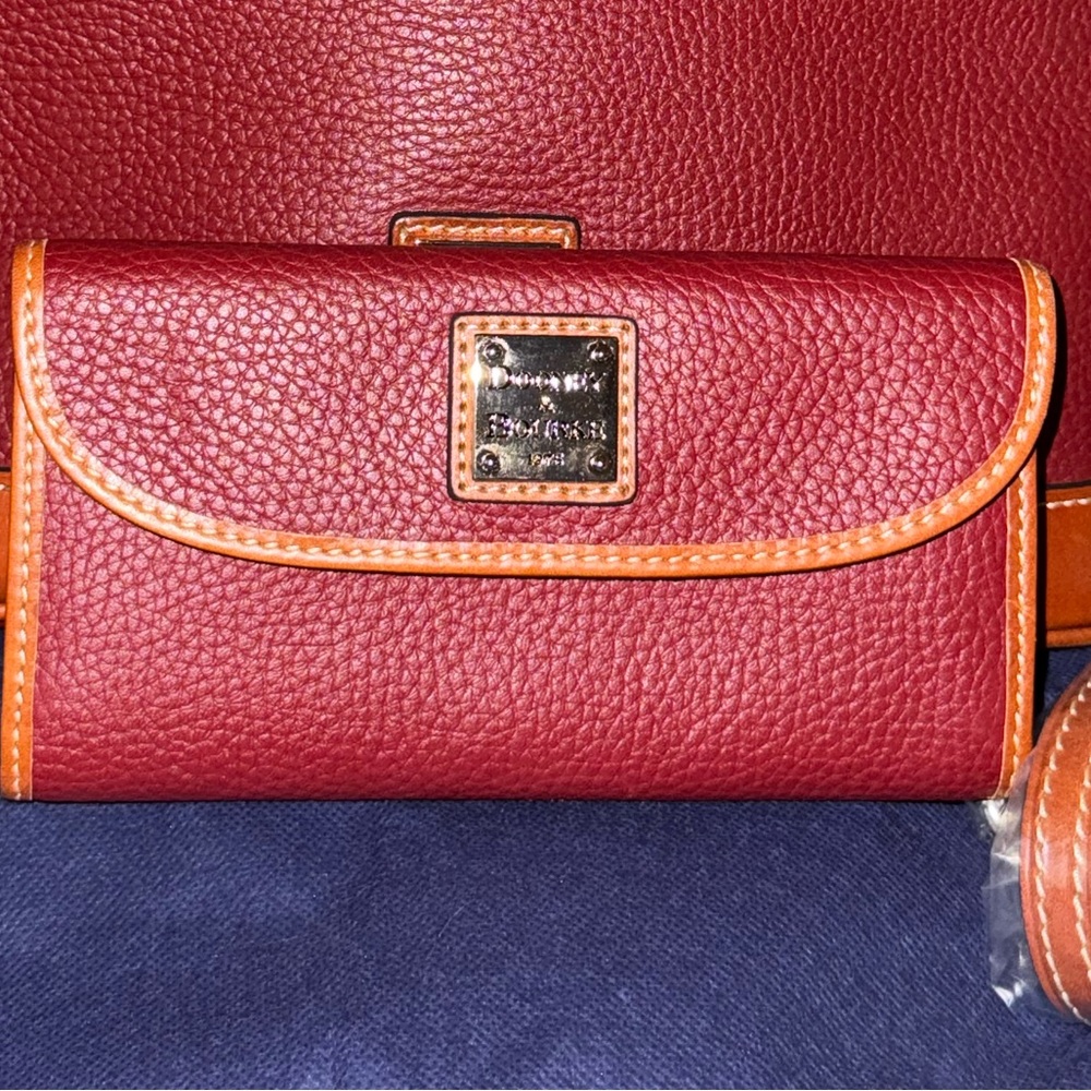 DOONEY AND BURKE WALLET.